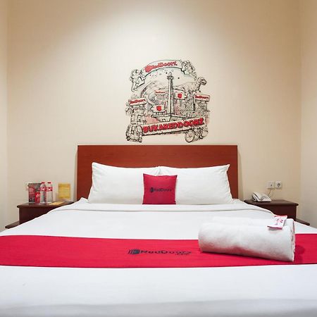 Reddoorz Plus Near Plaza Blok M Jakarta Ngoại thất bức ảnh