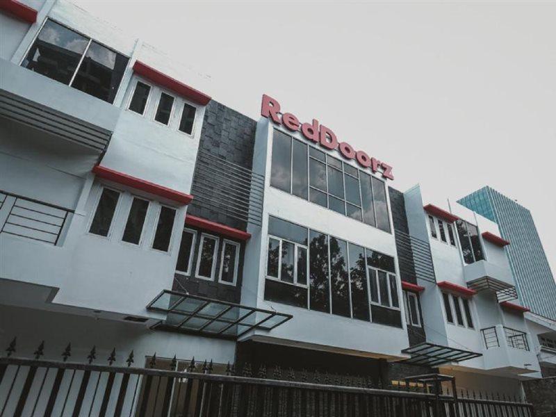 Reddoorz Plus Near Plaza Blok M Jakarta Ngoại thất bức ảnh