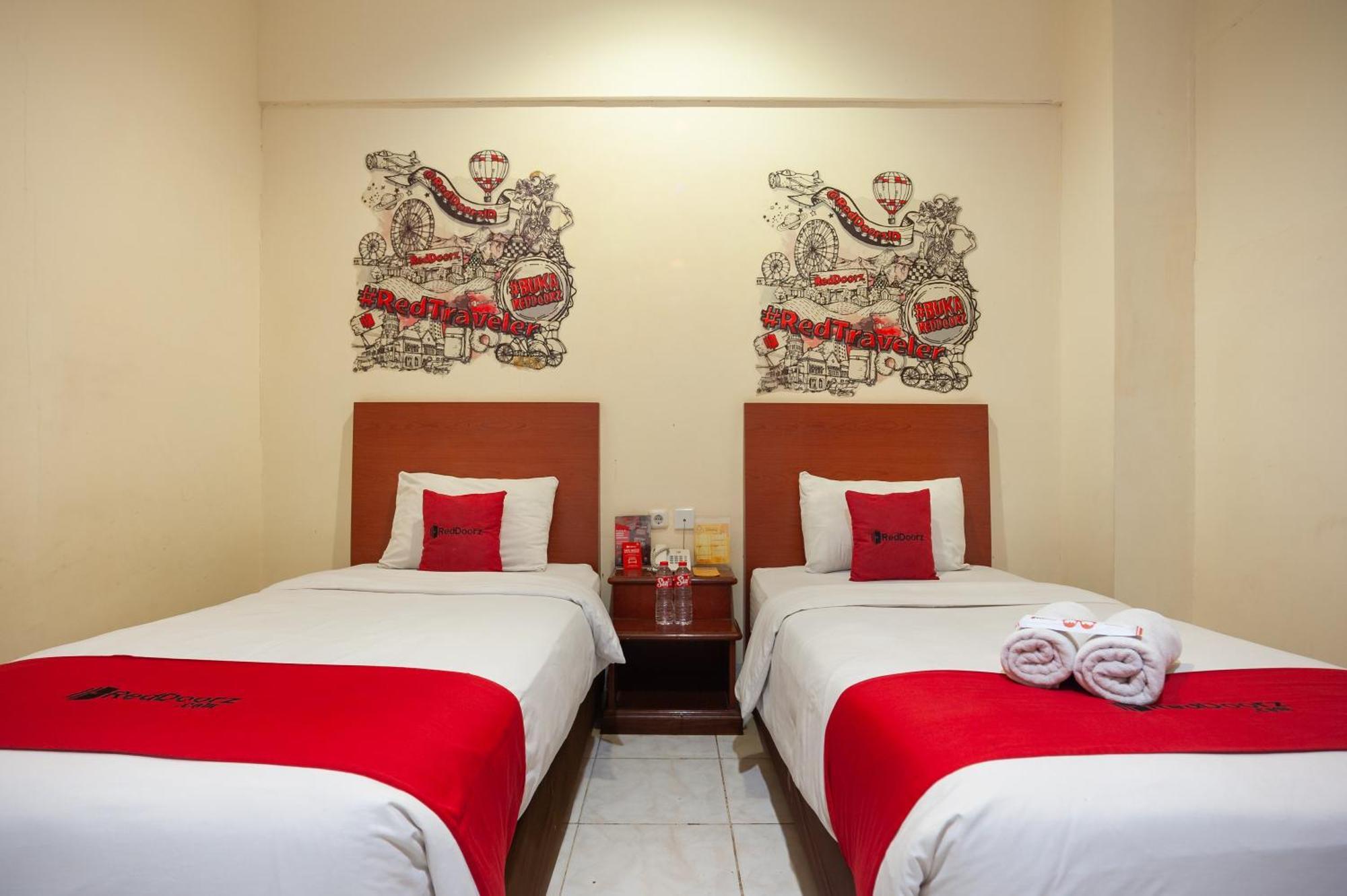 Reddoorz Plus Near Plaza Blok M Jakarta Ngoại thất bức ảnh